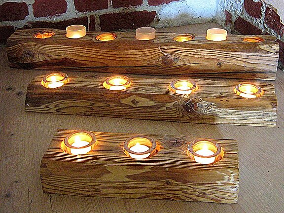 tischlichter_Holzbalken_Lampe_Adventskranz_Holz_Adventskranz_Holzbalken_Holz_Holzbrett_kaufen.jpg
