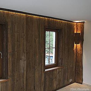 Wandverkleidung aus verwitterten Brettern Wandverkleidung aus verwitterten Brettern
