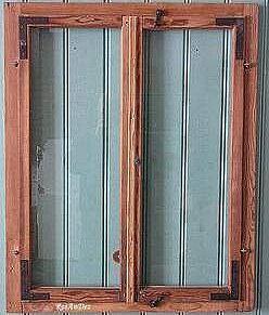 komplett restauriert und neu verglast: 230,00 € Restauriert und neu verglastes Fenster