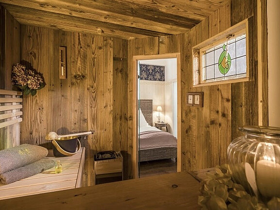 Wandverkleidung mit Antikholz Wandverkleidung mit Antikholz