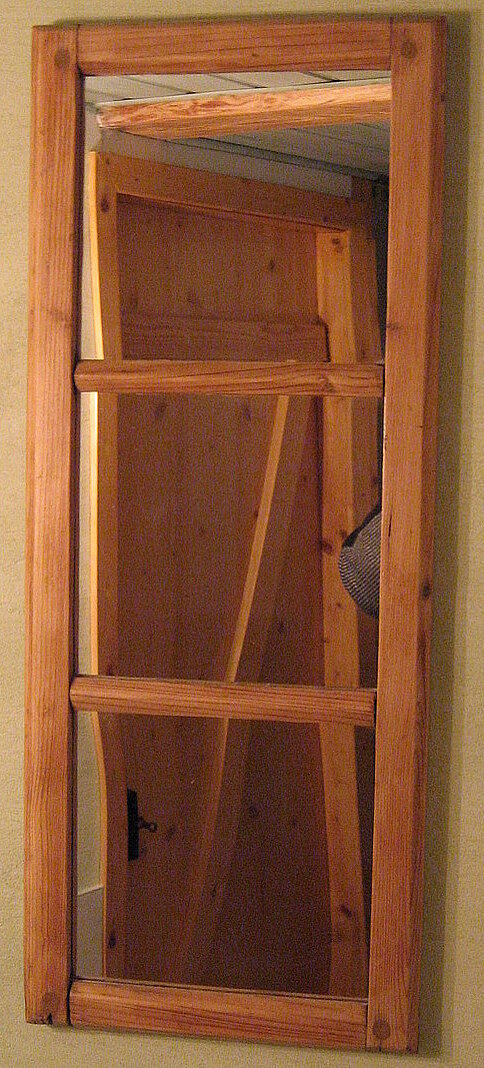 Fenster mit Sprossen als Spiegel Historische Fenster mit Sprossen als Spiegel