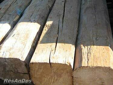 ResAnDes Balken aus altem Holz mit einem Querschnitt von 28-30 cm und einer Länge von 12 m