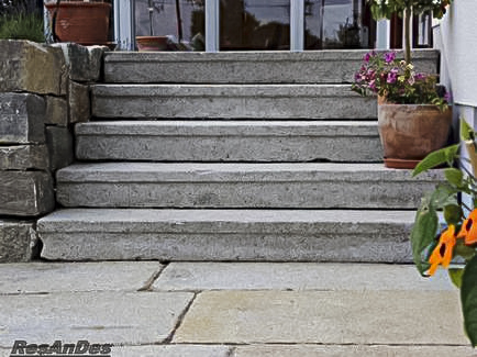 Alte Granitstufen nach Wunschmaß Alte Granitstufen nach Maß